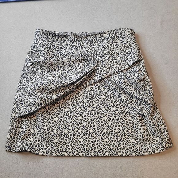 ZARA Basic Leopard Mini Skirt Size Small Animal Print - Picture 1 of 8